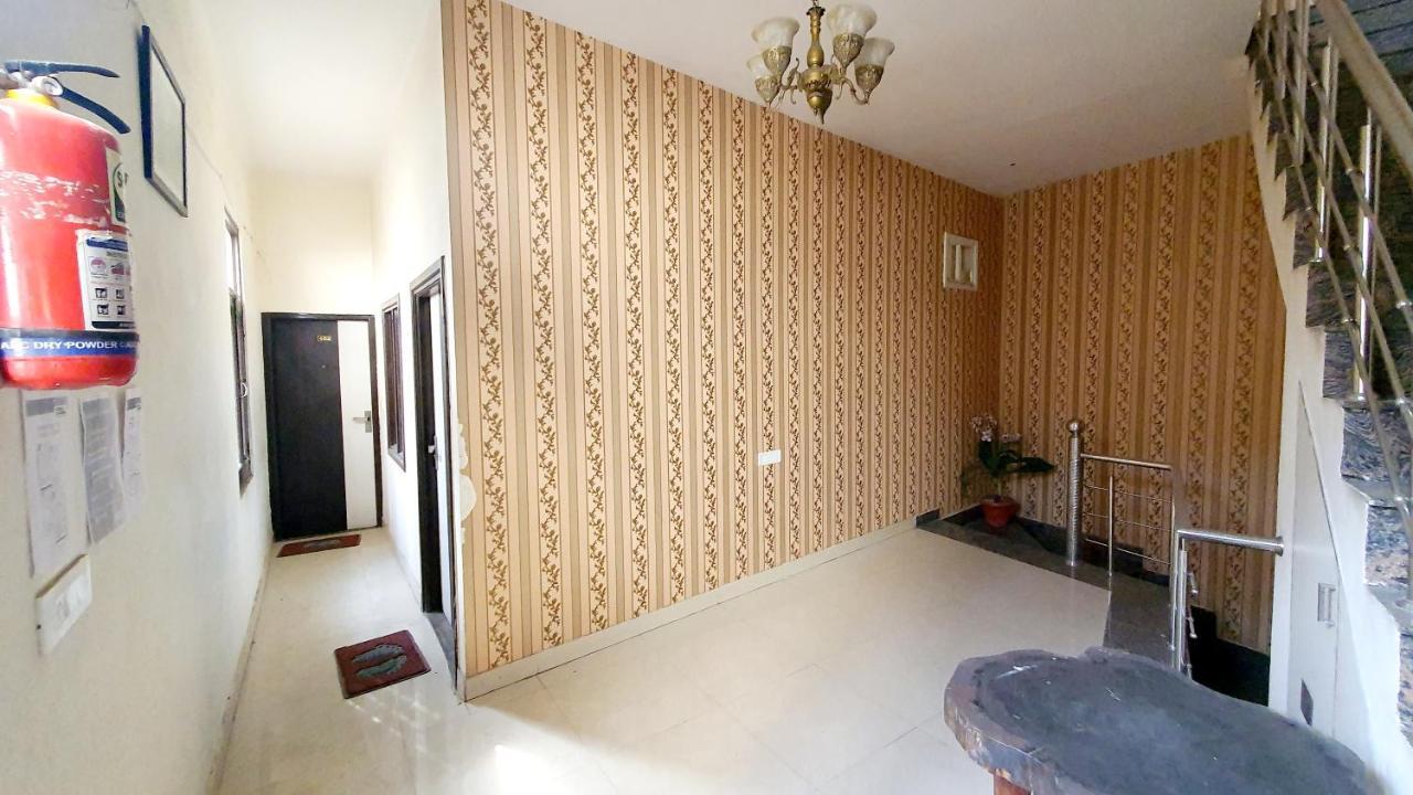 Hotel Amritsar Inn Экстерьер фото