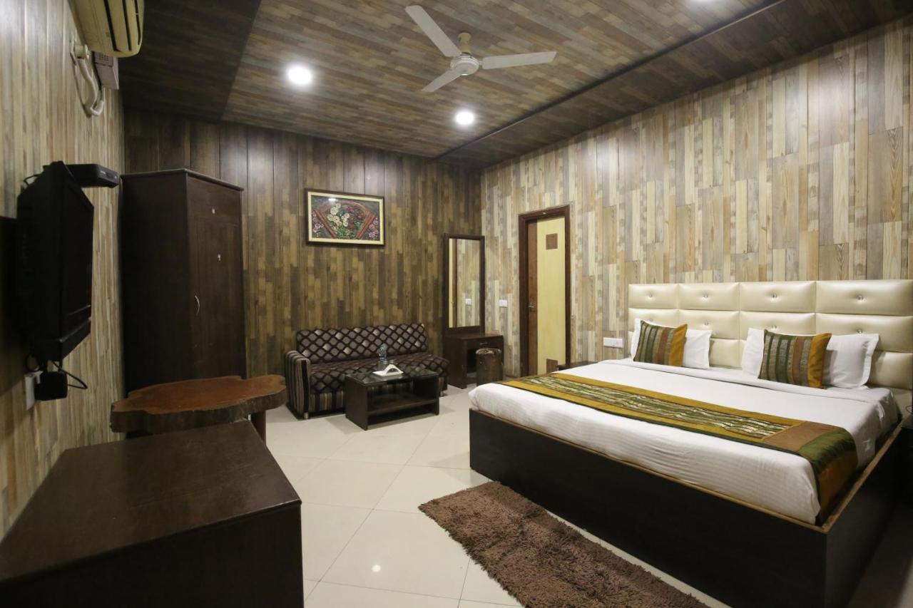 Hotel Amritsar Inn Экстерьер фото
