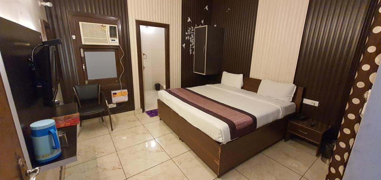 Hotel Amritsar Inn Экстерьер фото