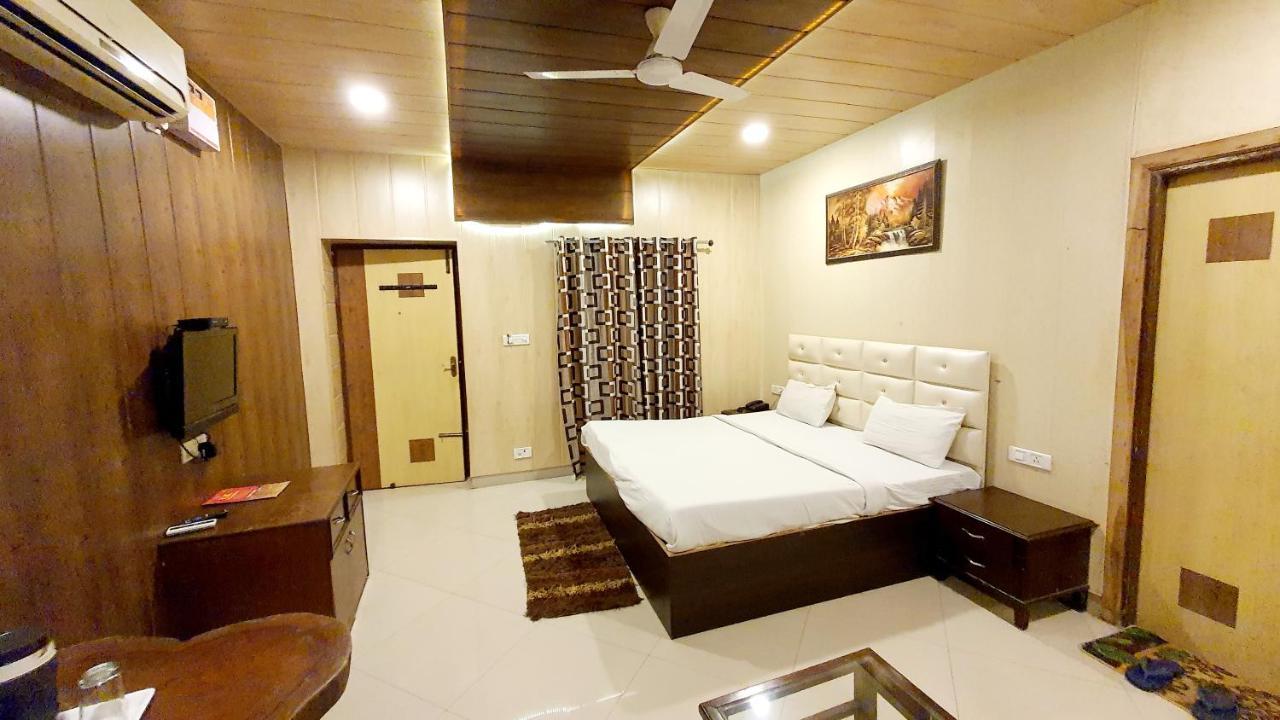 Hotel Amritsar Inn Экстерьер фото